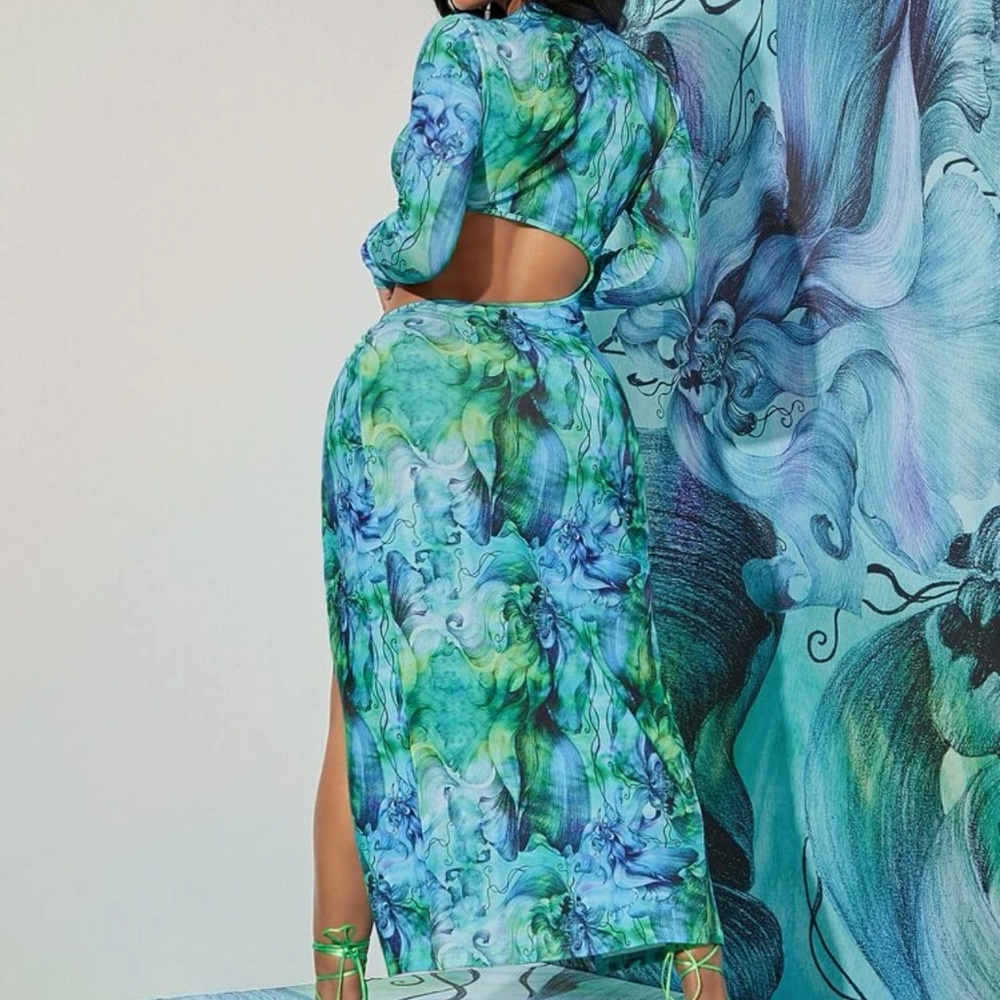 Fun dress - Picture 2 of 3